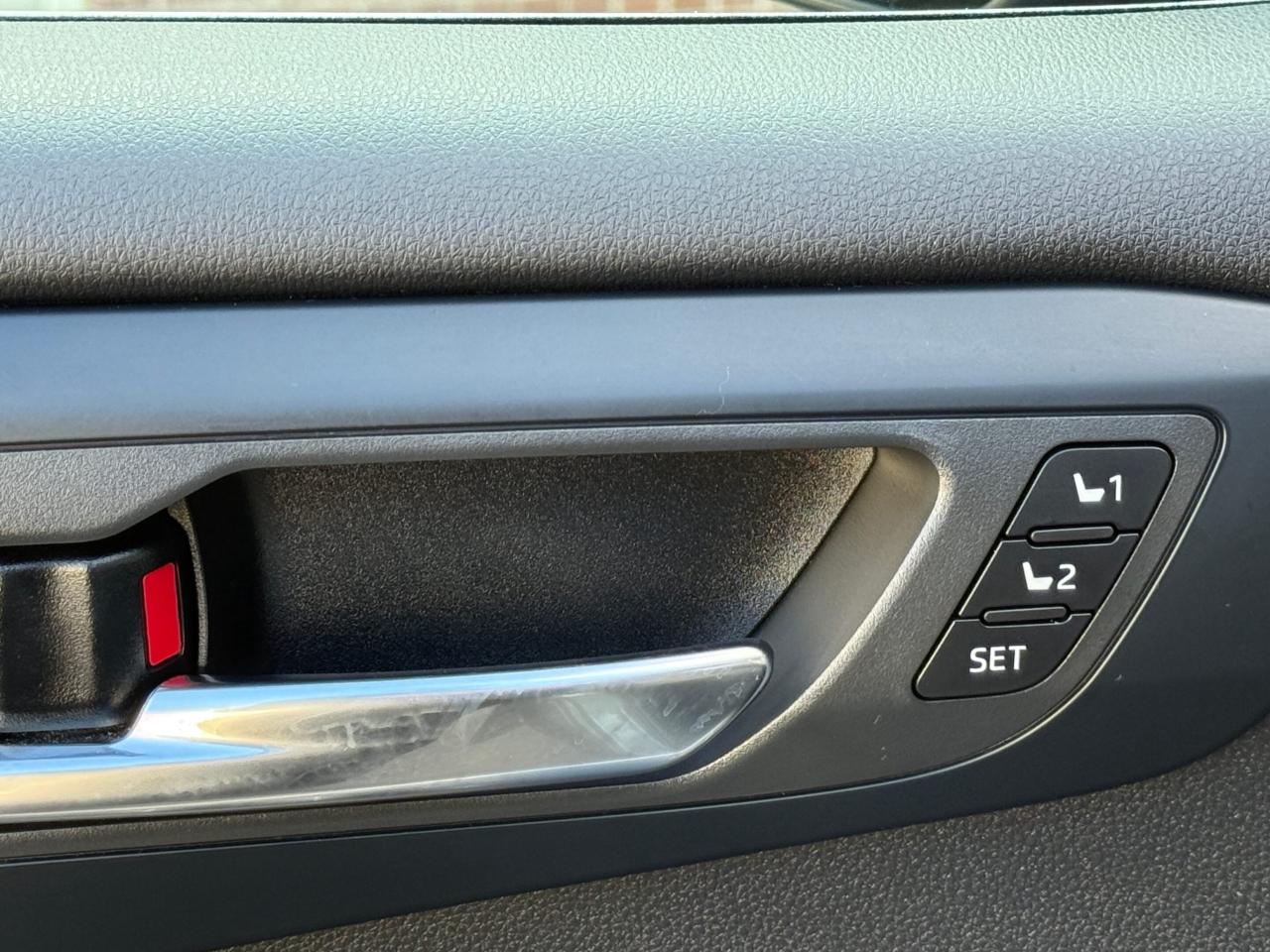 2022 Toyota Highlander Hybrid XLE   AWD   HYBRID   BRONZE EDITION   NO ACCIDENT Photo