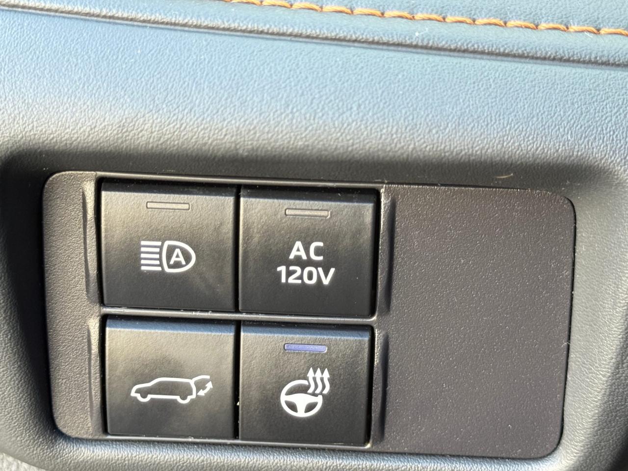 2022 Toyota Highlander Hybrid XLE   AWD   HYBRID   BRONZE EDITION   NO ACCIDENT Photo