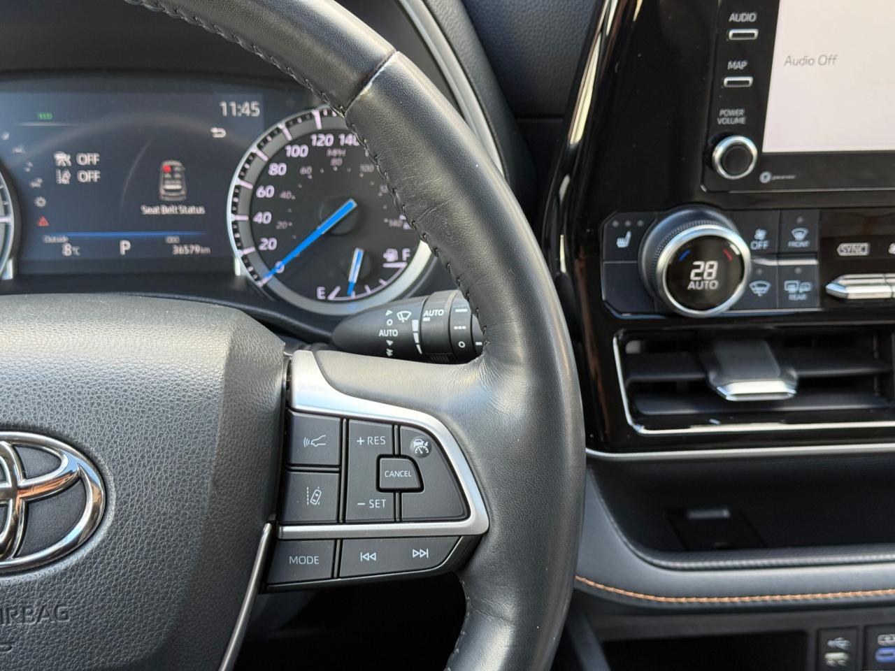 2022 Toyota Highlander Hybrid XLE   AWD   HYBRID   BRONZE EDITION   NO ACCIDENT Photo