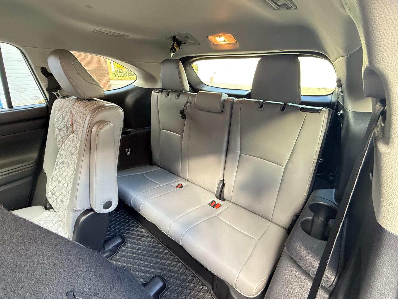 2022 Toyota Highlander Hybrid XLE   AWD   HYBRID   BRONZE EDITION   NO ACCIDENT Photo