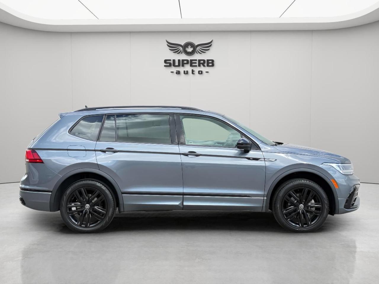 2022 Volkswagen Tiguan R-LINE   NO ACCIDENT    PANOMARIC SUNROOF Photo