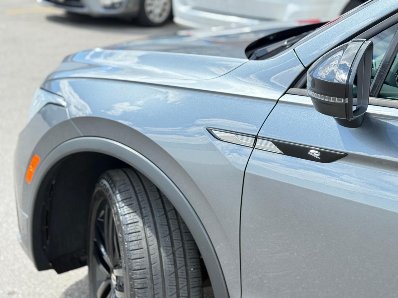 2022 Volkswagen Tiguan R-LINE   NO ACCIDENT    PANOMARIC SUNROOF Photo