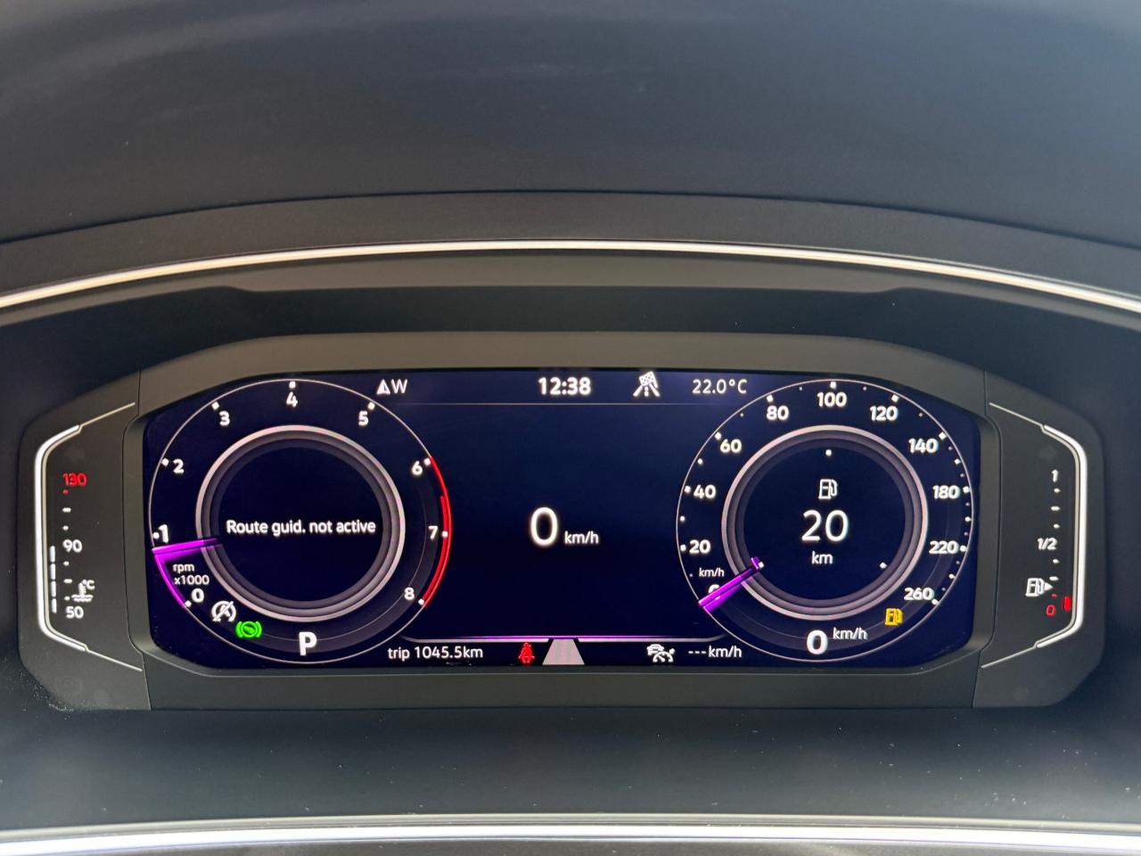 2022 Volkswagen Tiguan R-LINE   NO ACCIDENT    PANOMARIC SUNROOF Photo