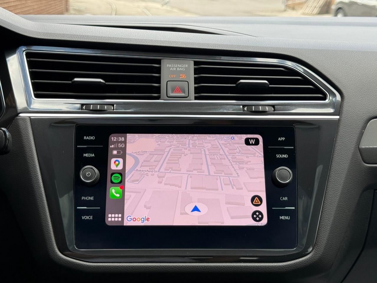 2022 Volkswagen Tiguan R-LINE   NO ACCIDENT    PANOMARIC SUNROOF Photo