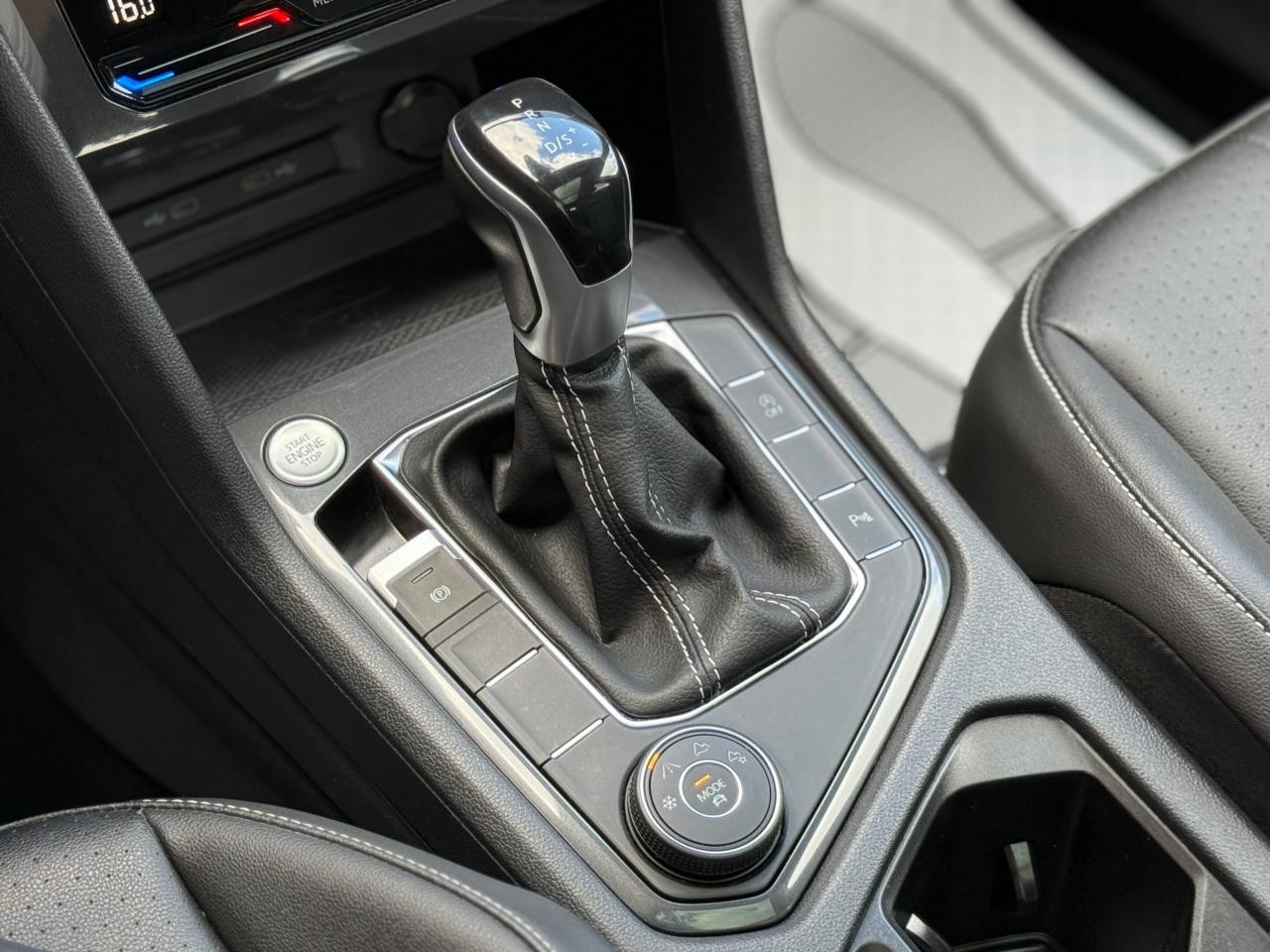 2022 Volkswagen Tiguan R-LINE   NO ACCIDENT    PANOMARIC SUNROOF Photo