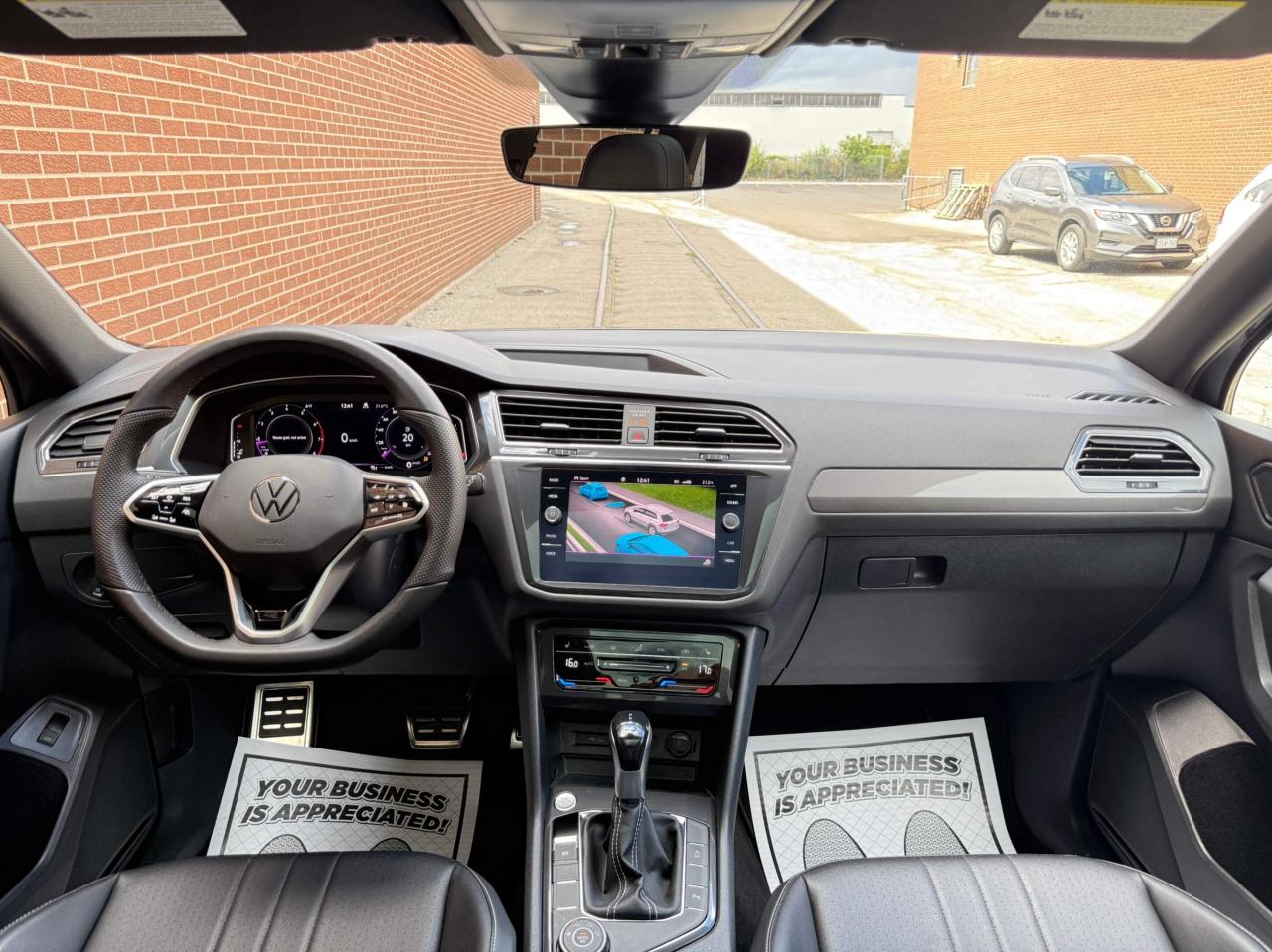 2022 Volkswagen Tiguan R-LINE   NO ACCIDENT    PANOMARIC SUNROOF Photo