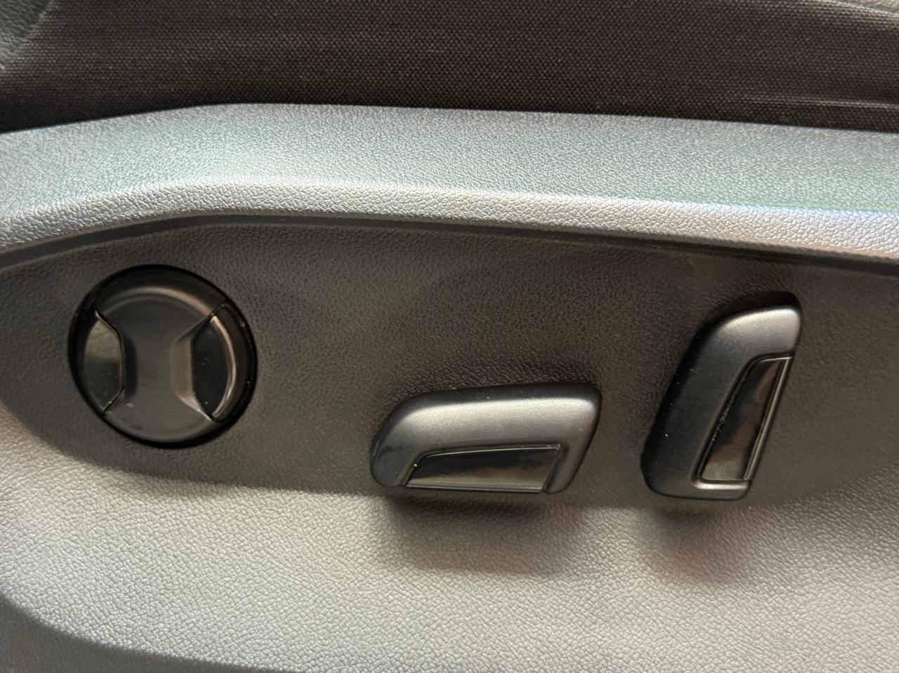 2022 Volkswagen Tiguan R-LINE   NO ACCIDENT    PANOMARIC SUNROOF Photo