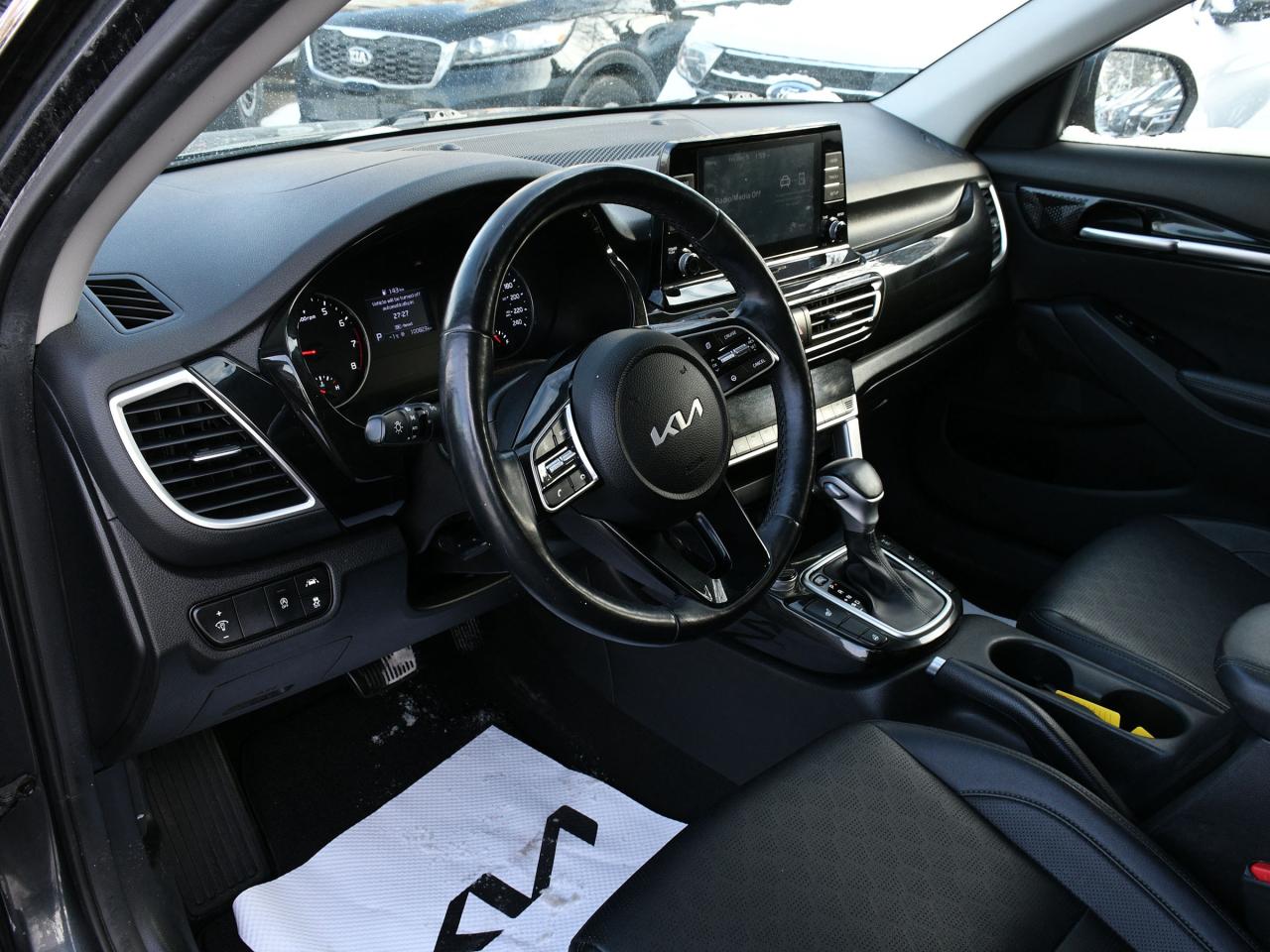 2022 Kia Seltos EX Certified   Moonroof   Backup Camera   Heated F Photo