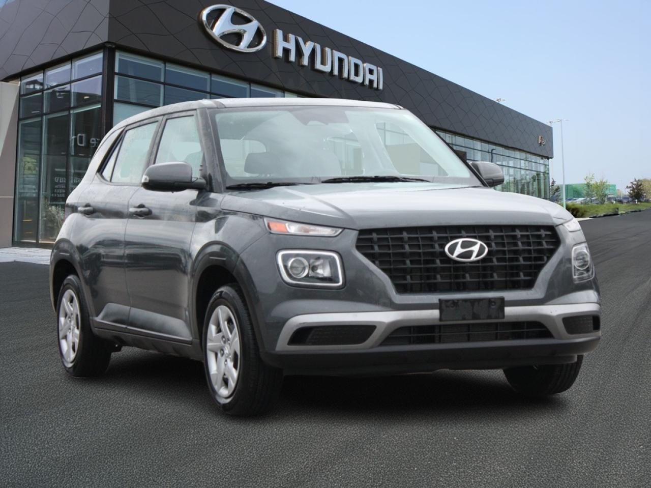 2024 Hyundai Venue Essential / Heated Seats / Blind Spot / Camera Photo2