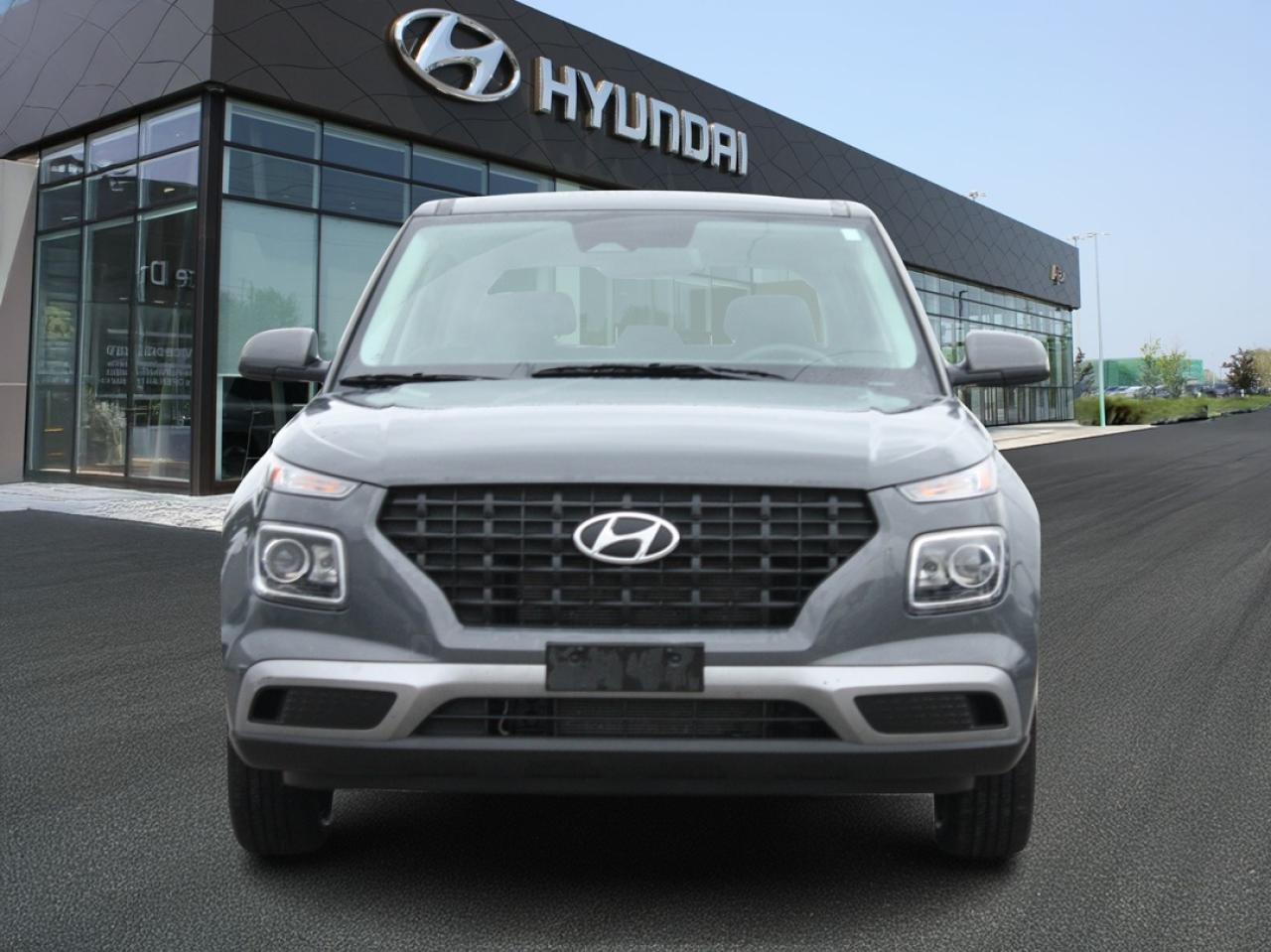 2024 Hyundai Venue Essential / Heated Seats / Blind Spot / Camera Photo