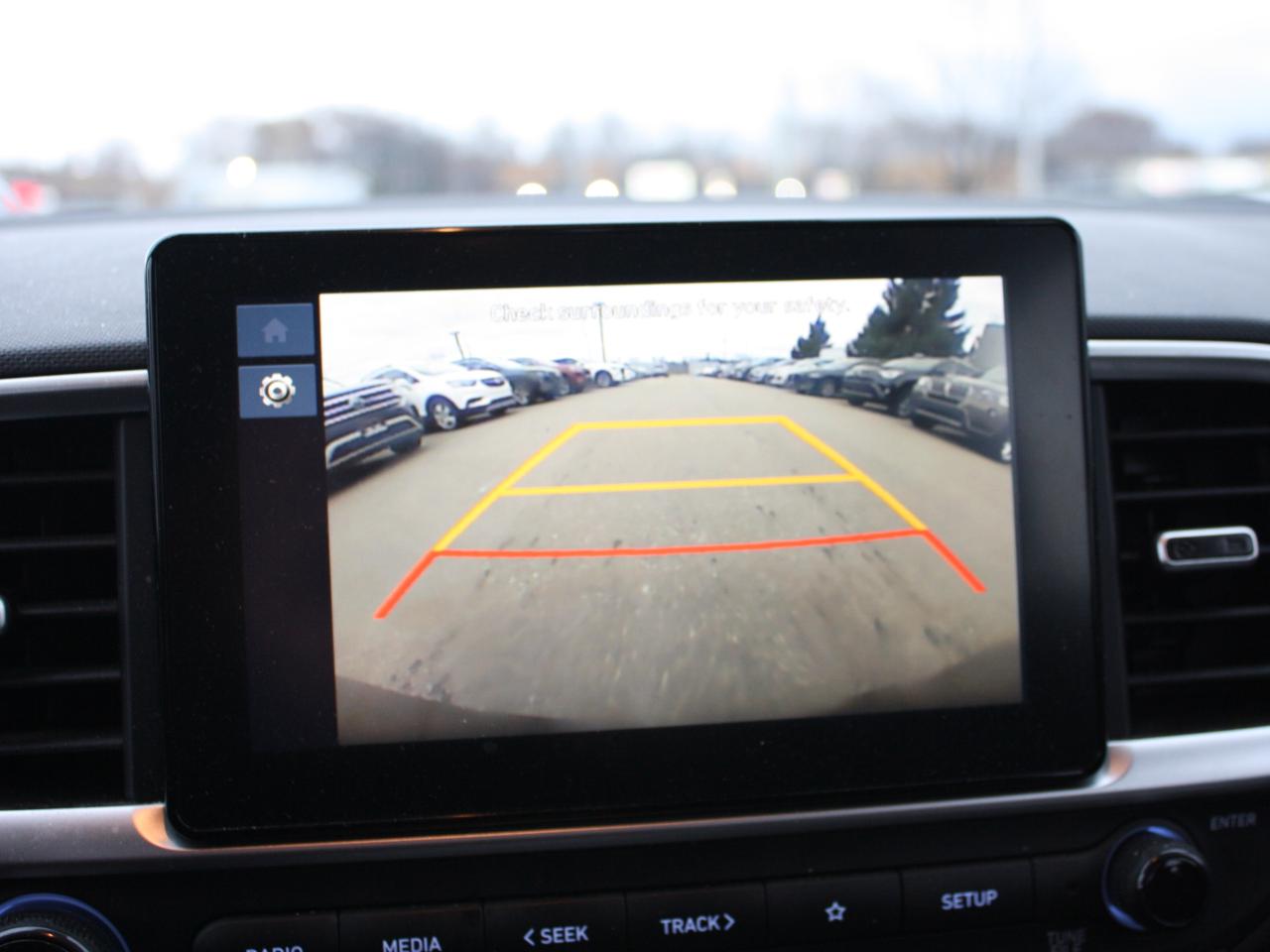 2024 Hyundai Venue Essential / Heated Seats / Blind Spot / Camera Photo