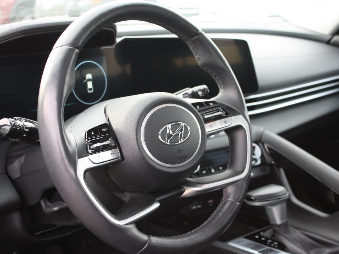 2023 Hyundai Elantra Luxury / Leather / Bose Audio / Navigation Photo