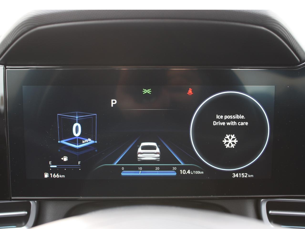 2023 Hyundai Elantra Luxury / Leather / Bose Audio / Navigation Photo