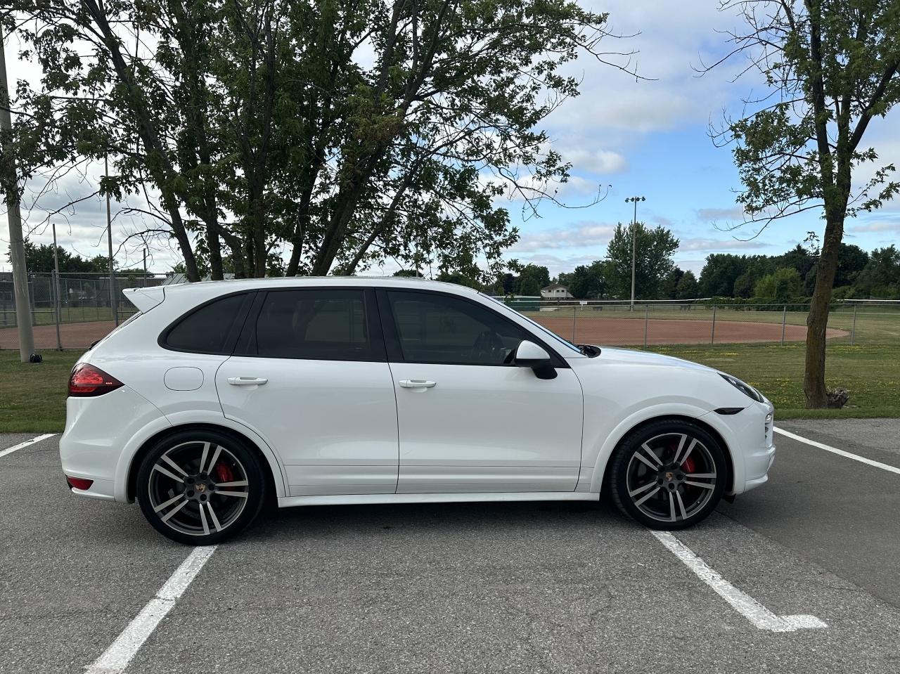 2013 Porsche Cayenne GTS NAVI  NO ACCIDENTS WARRANTY FINANCING Photo2