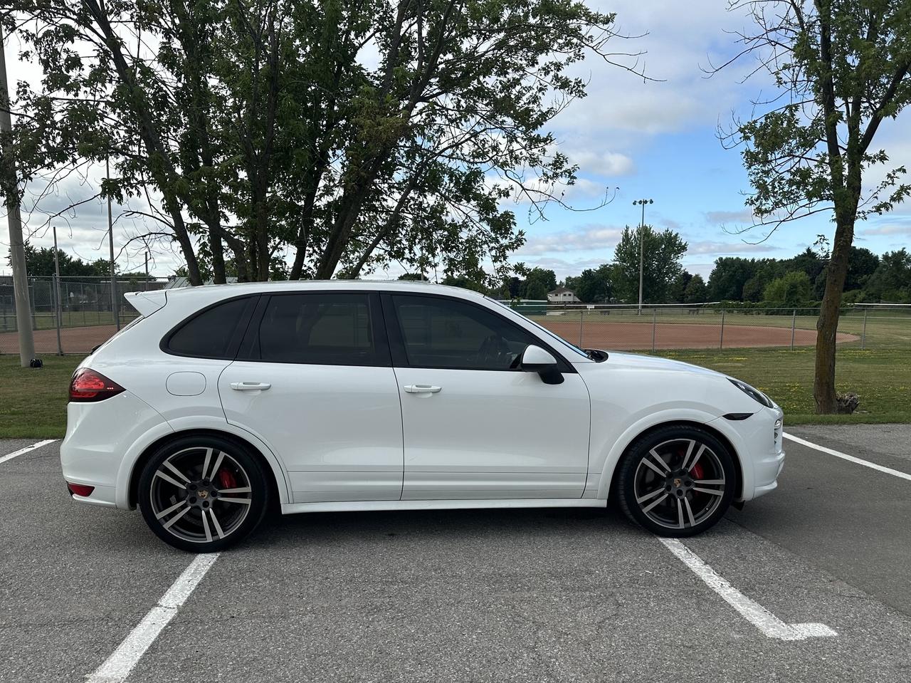 2013 Porsche Cayenne GTS NAVI  NO ACCIDENTS WARRANTY FINANCING Photo