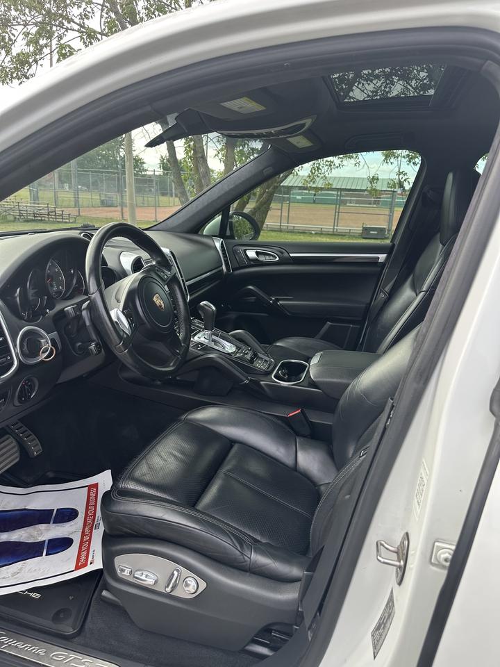 2013 Porsche Cayenne GTS NAVI  NO ACCIDENTS WARRANTY FINANCING Photo