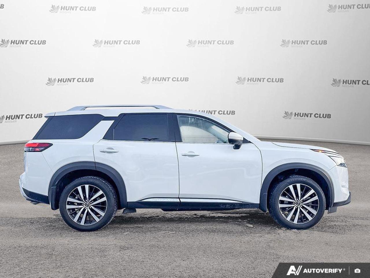 2024 Nissan Pathfinder Platinum Photo