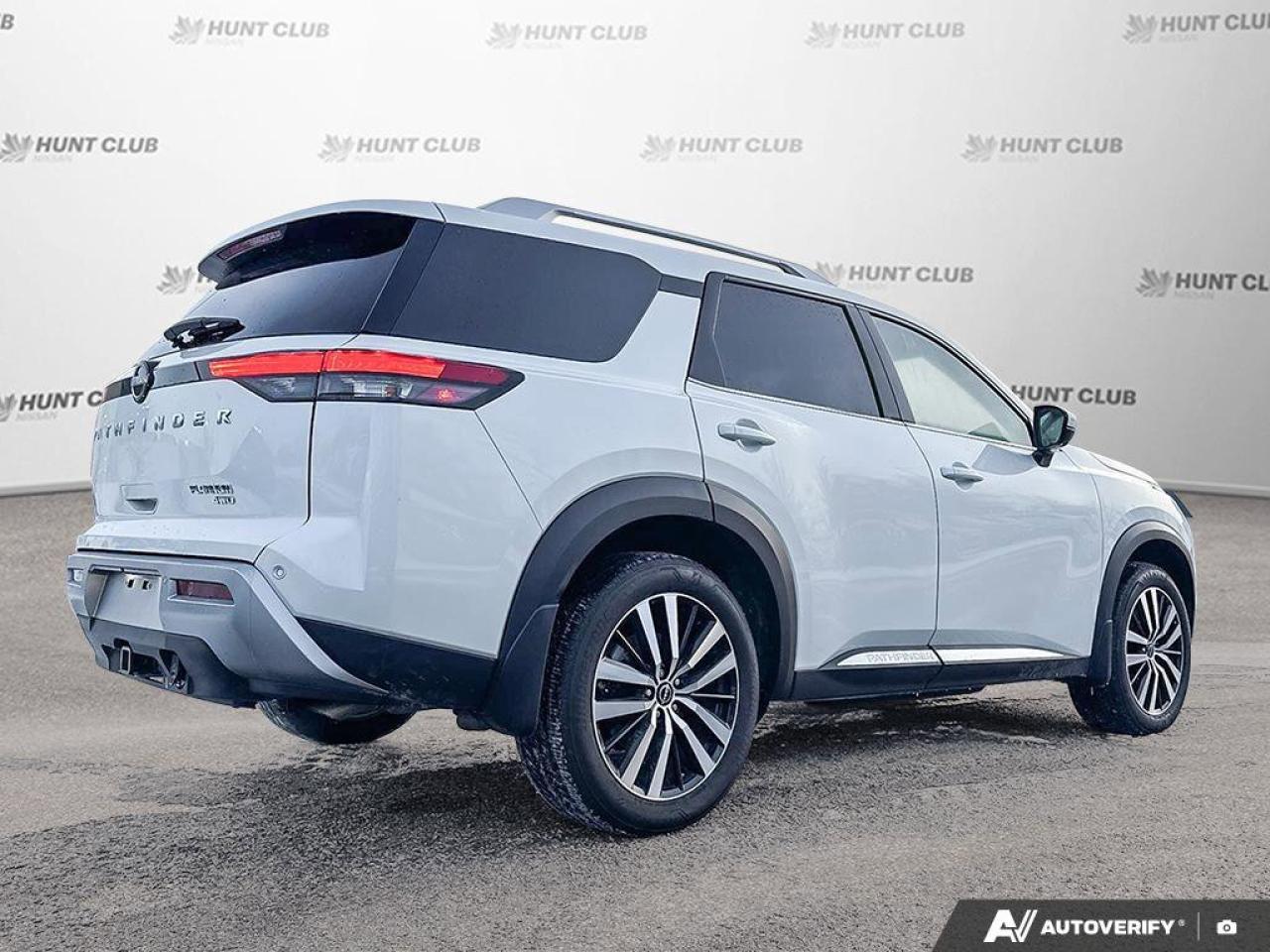 2024 Nissan Pathfinder Platinum Photo