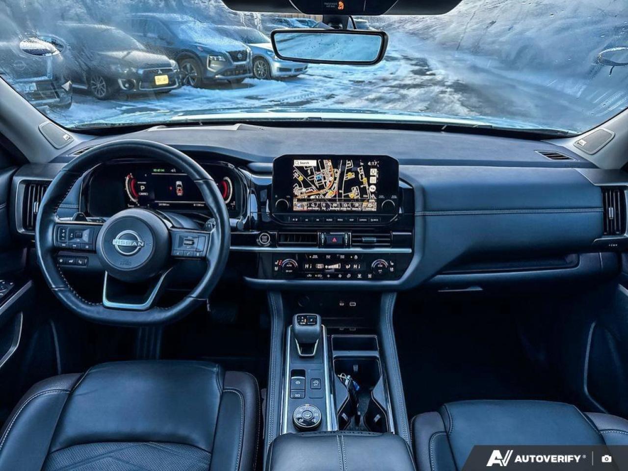 2024 Nissan Pathfinder Platinum Photo