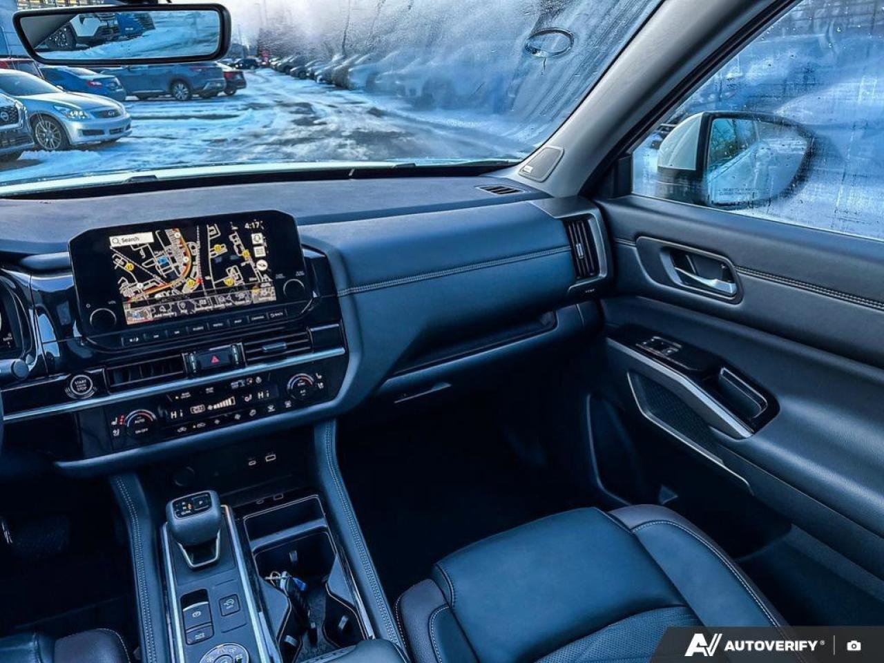 2024 Nissan Pathfinder Platinum Photo