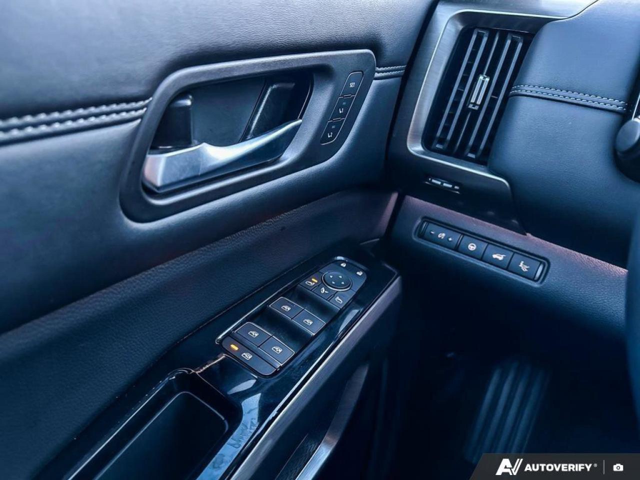 2024 Nissan Pathfinder Platinum Photo