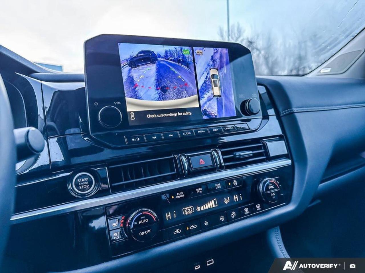 2024 Nissan Pathfinder Platinum Photo