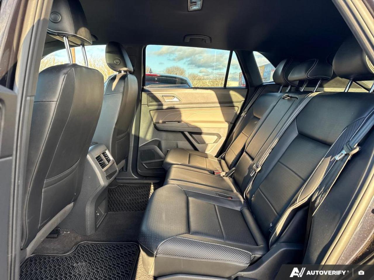 2022 Volkswagen Atlas Cross Sport 3.6 FSI Comfortline BACKUP CAM   BLUETOOTH   HTD S Photo