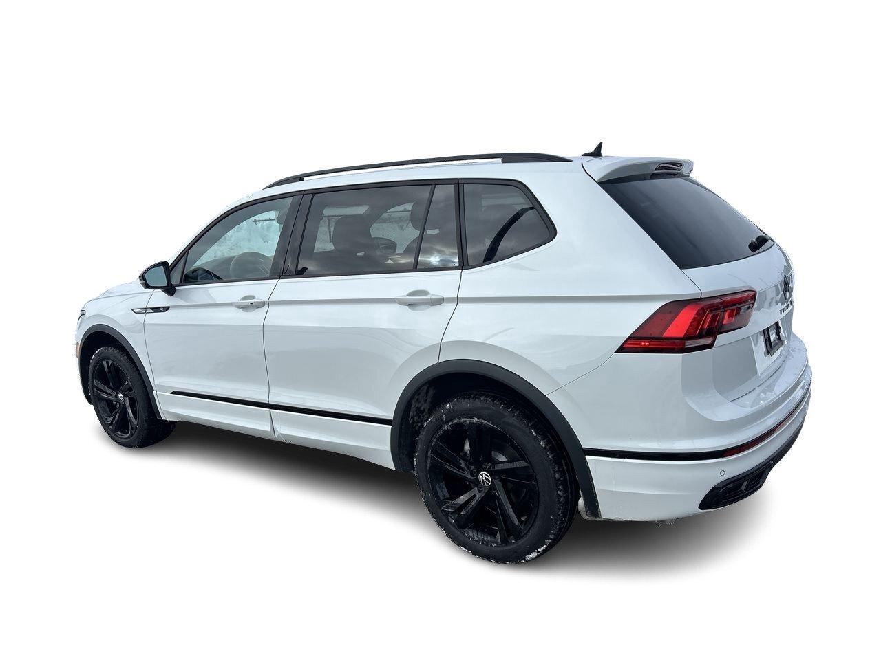 2024 Volkswagen Tiguan Comfortline R-Line Black   One Owner Accident-Free Photo