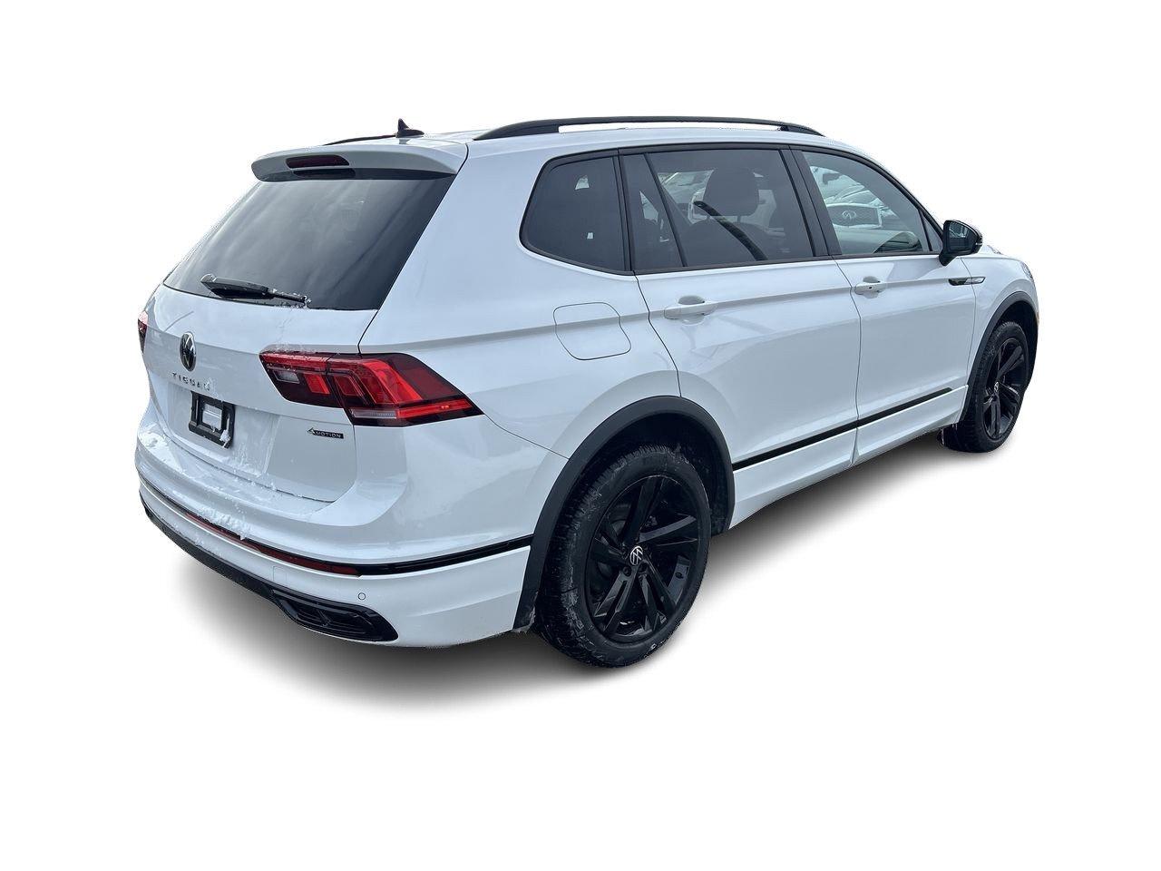 2024 Volkswagen Tiguan Comfortline R-Line Black   One Owner Accident-Free Photo