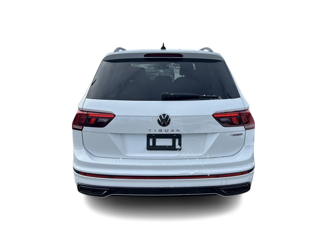 2024 Volkswagen Tiguan Comfortline R-Line Black   One Owner Accident-Free Photo