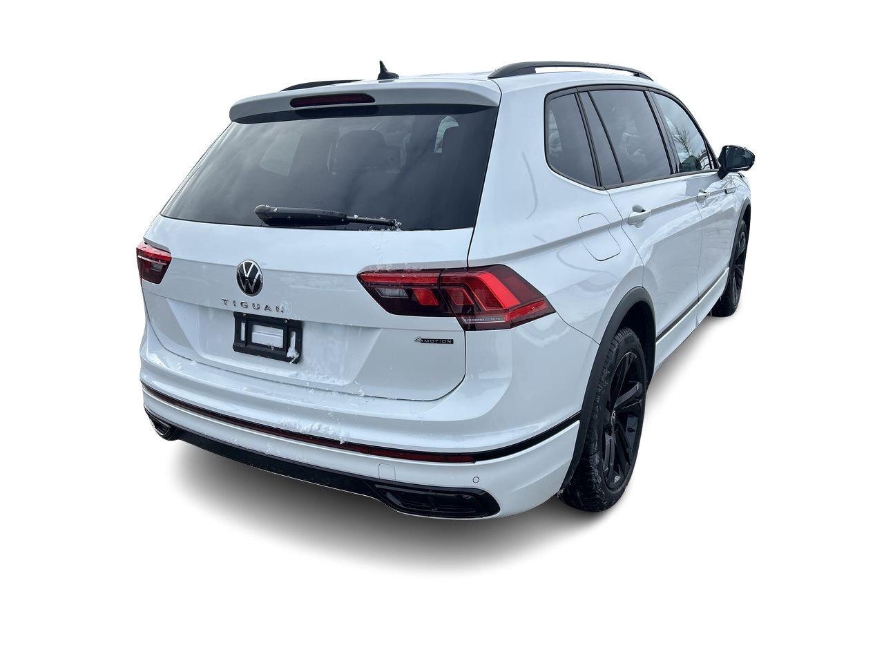 2024 Volkswagen Tiguan Comfortline R-Line Black   One Owner Accident-Free Photo