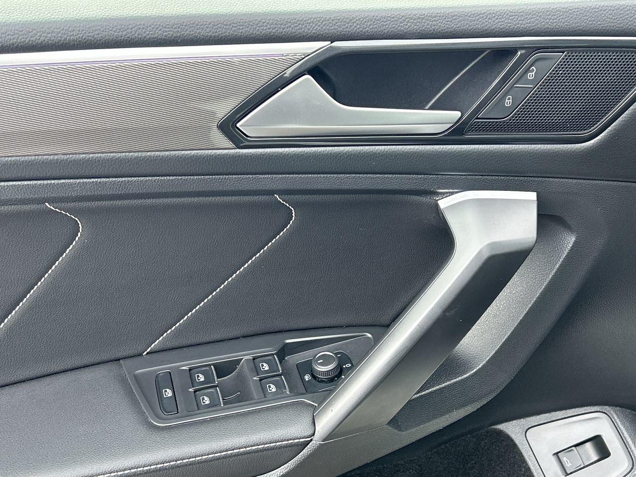 2024 Volkswagen Tiguan Comfortline R-Line Black   One Owner Accident-Free Photo