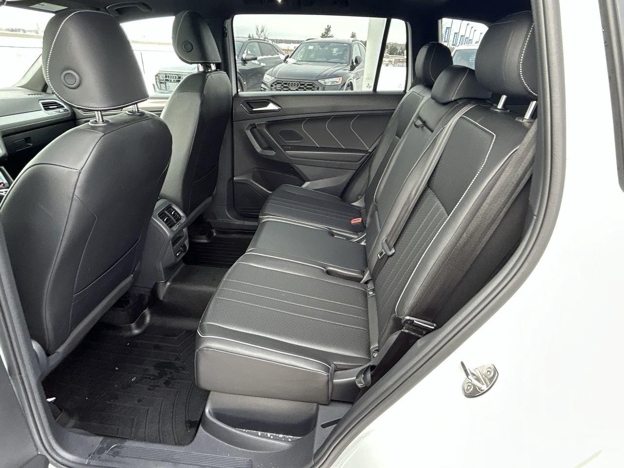 2024 Volkswagen Tiguan Comfortline R-Line Black   One Owner Accident-Free Photo