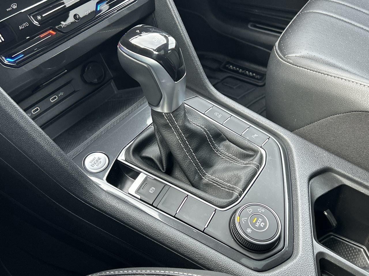 2024 Volkswagen Tiguan Comfortline R-Line Black   One Owner Accident-Free Photo