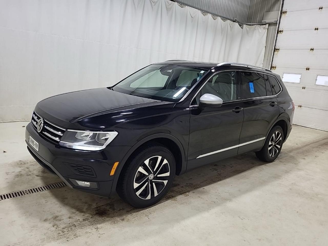 2020 Volkswagen Tiguan AWD  IQ Drive  PanoRoof  Blindspot  Navigation Photo0