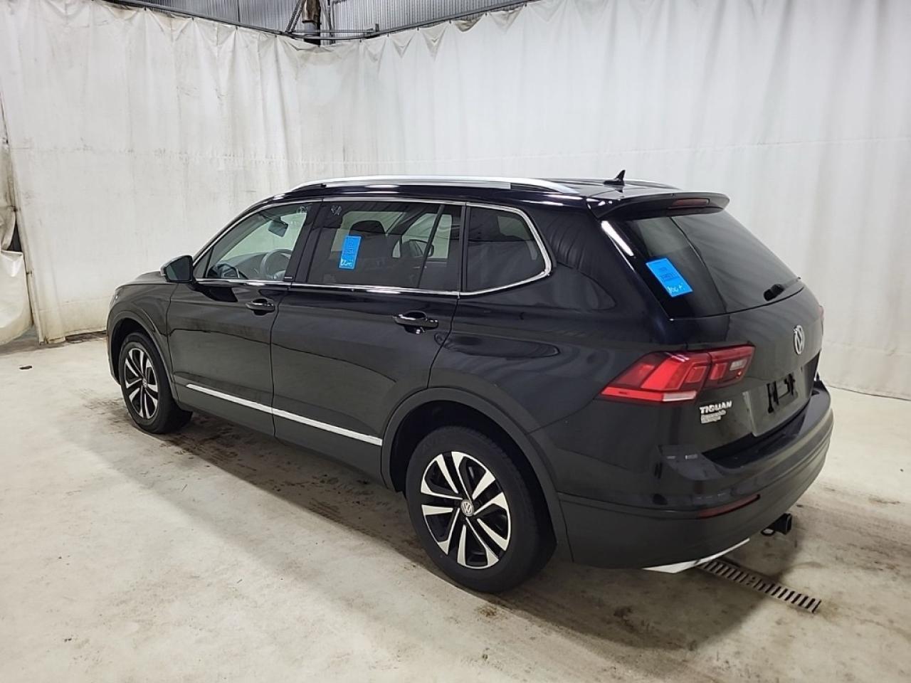 2020 Volkswagen Tiguan AWD  IQ Drive  PanoRoof  Blindspot  Navigation Photo4