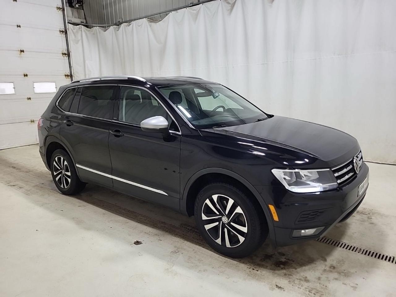 2020 Volkswagen Tiguan AWD  IQ Drive  PanoRoof  Blindspot  Navigation Photo2