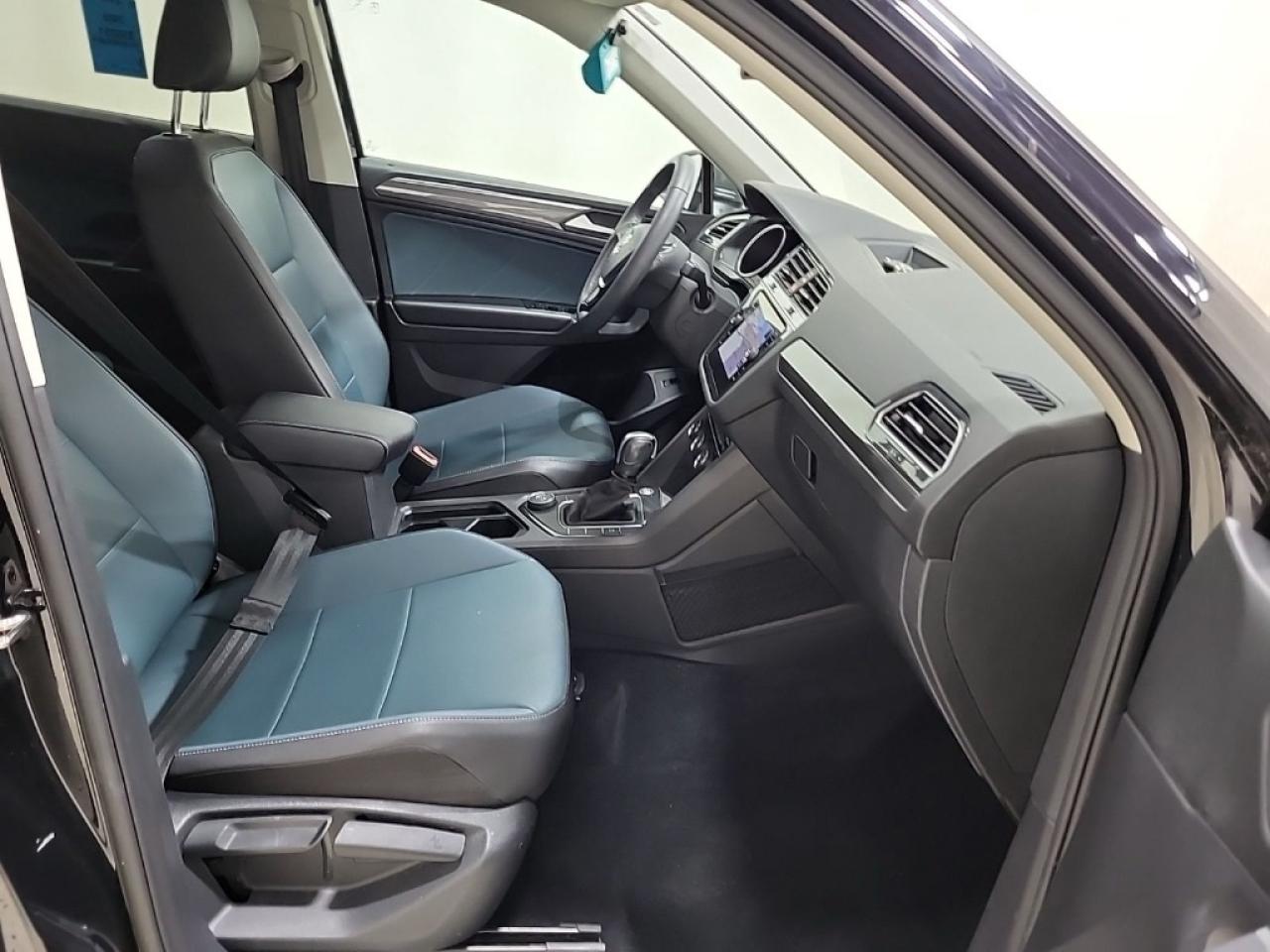 2020 Volkswagen Tiguan AWD  IQ Drive  PanoRoof  Blindspot  Navigation Photo