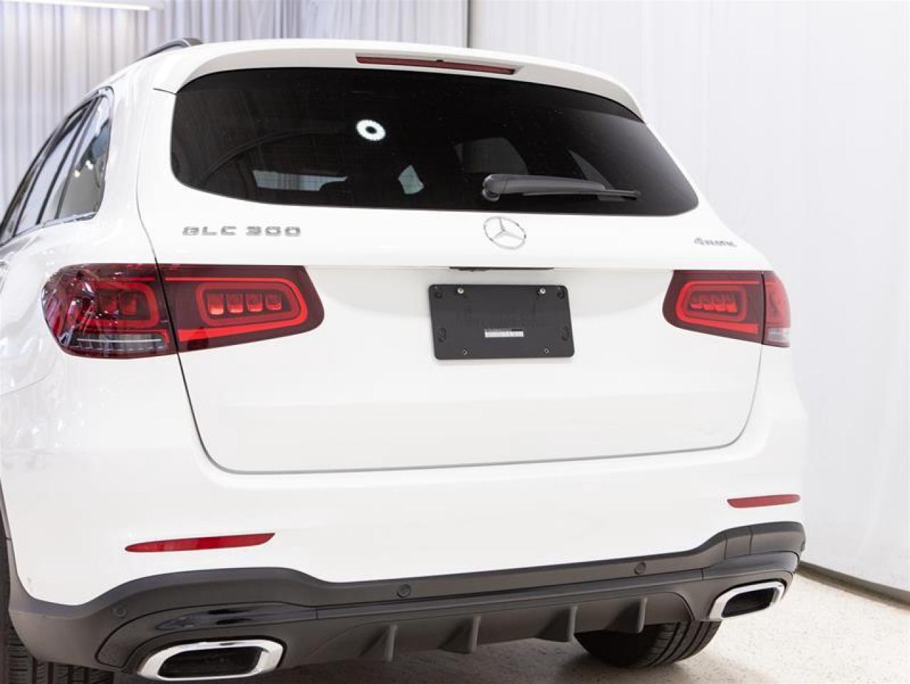 2022 Mercedes-Benz GLC300 4MATIC SUV Photo