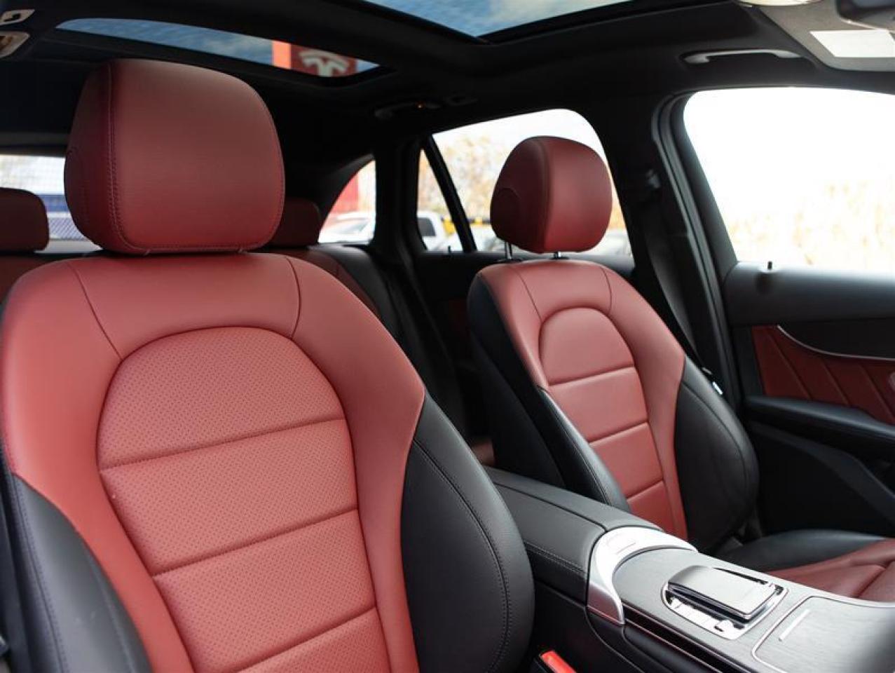 2022 Mercedes-Benz GLC300 4MATIC SUV Photo