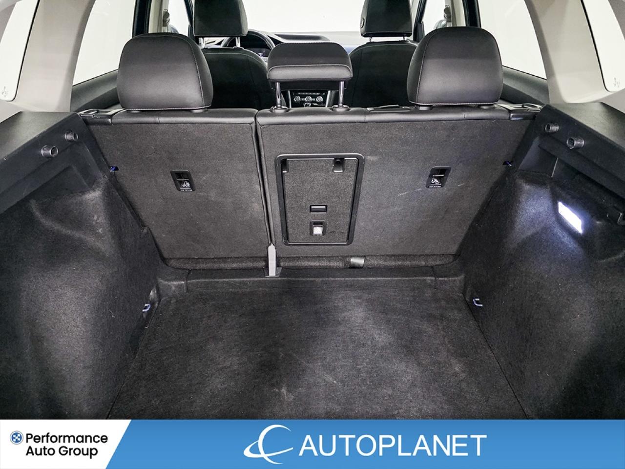 2024 Volkswagen Taos Comfortline, Pano Roof, Back Up Cam, Bluetooth! Photo