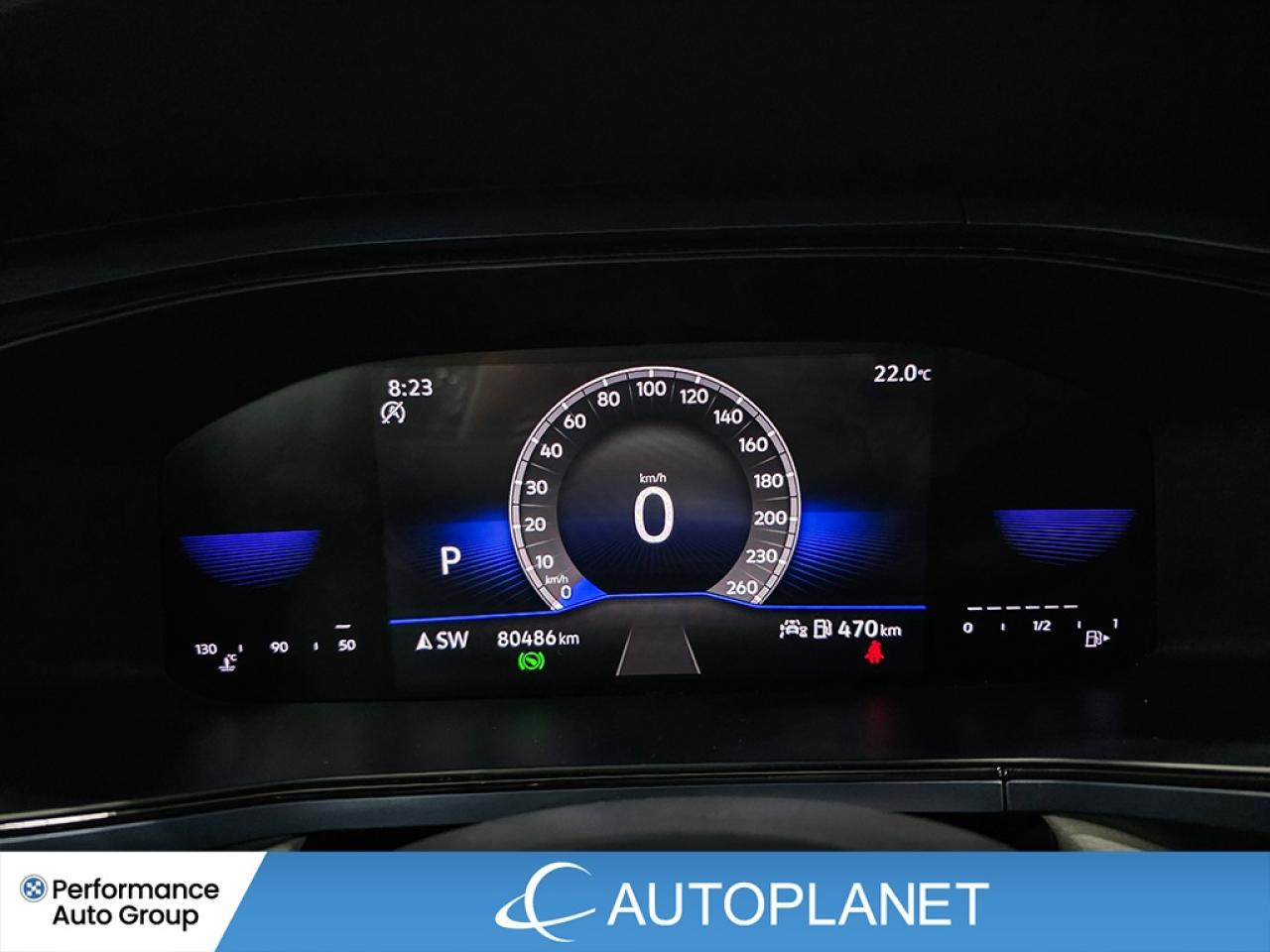 2024 Volkswagen Taos Comfortline, Pano Roof, Back Up Cam, Bluetooth! Photo