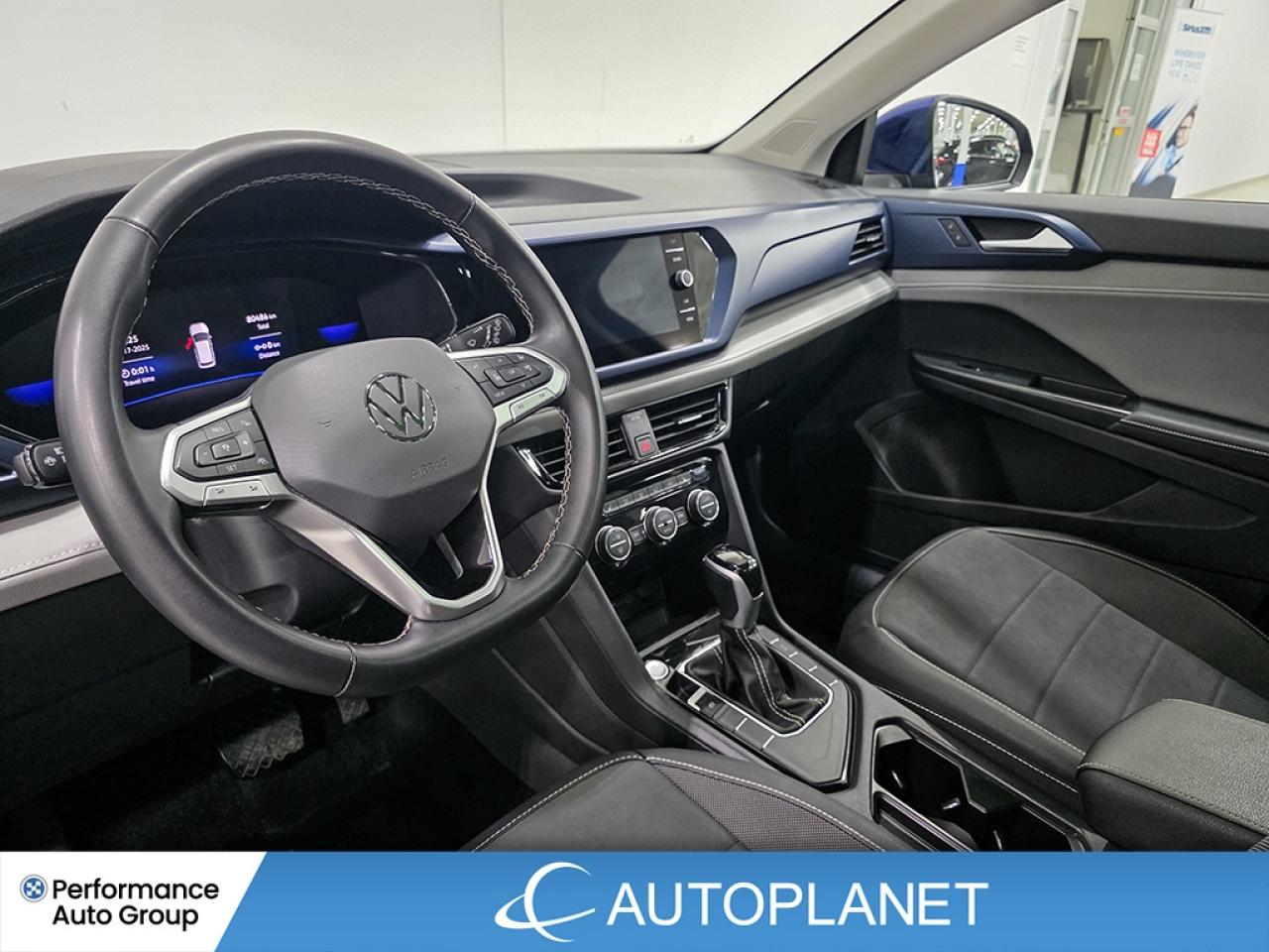 2024 Volkswagen Taos Comfortline, Pano Roof, Back Up Cam, Bluetooth! Photo