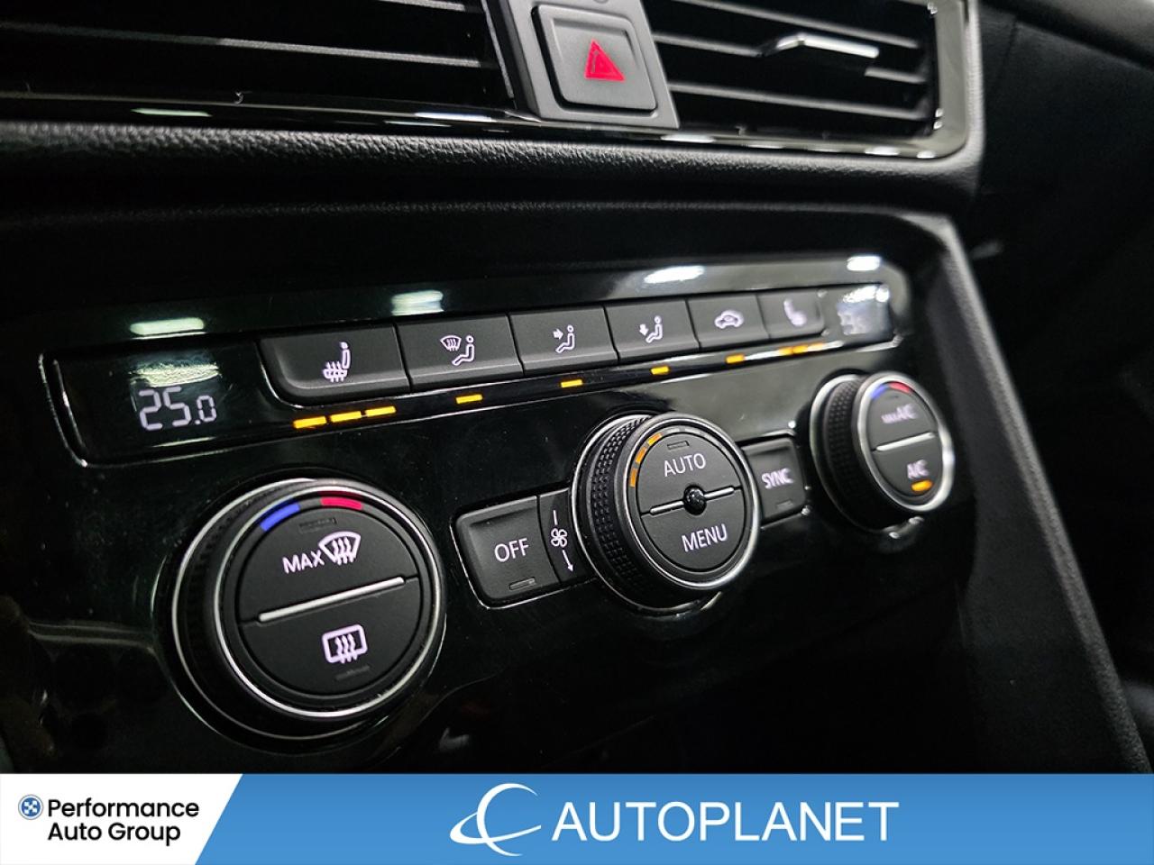 2024 Volkswagen Taos Comfortline, Pano Roof, Back Up Cam, Bluetooth! Photo