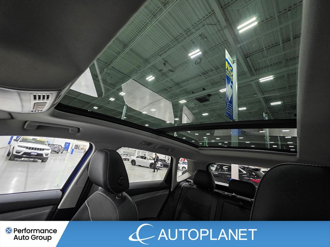 2024 Volkswagen Taos Comfortline, Pano Roof, Back Up Cam, Bluetooth! Photo