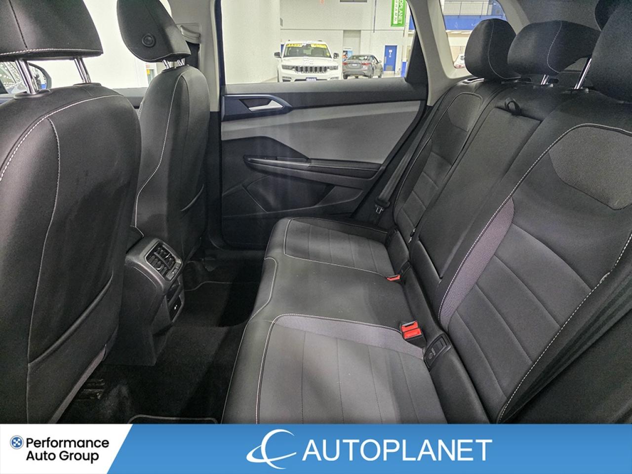 2024 Volkswagen Taos Comfortline, Pano Roof, Back Up Cam, Bluetooth! Photo