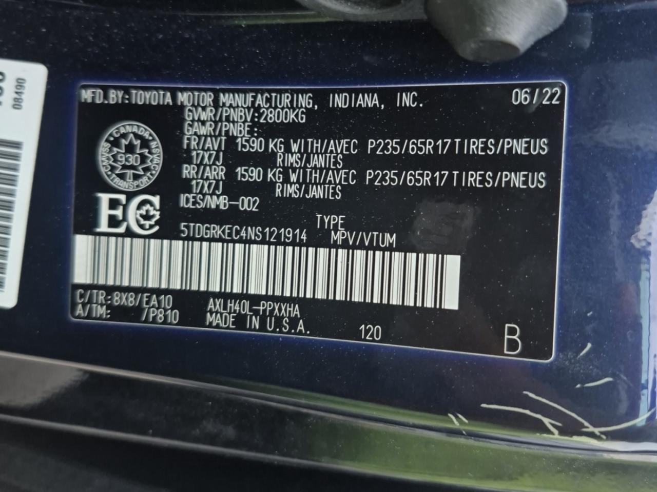 2022 Toyota Sienna LE 8-Passenger FWD Photo3