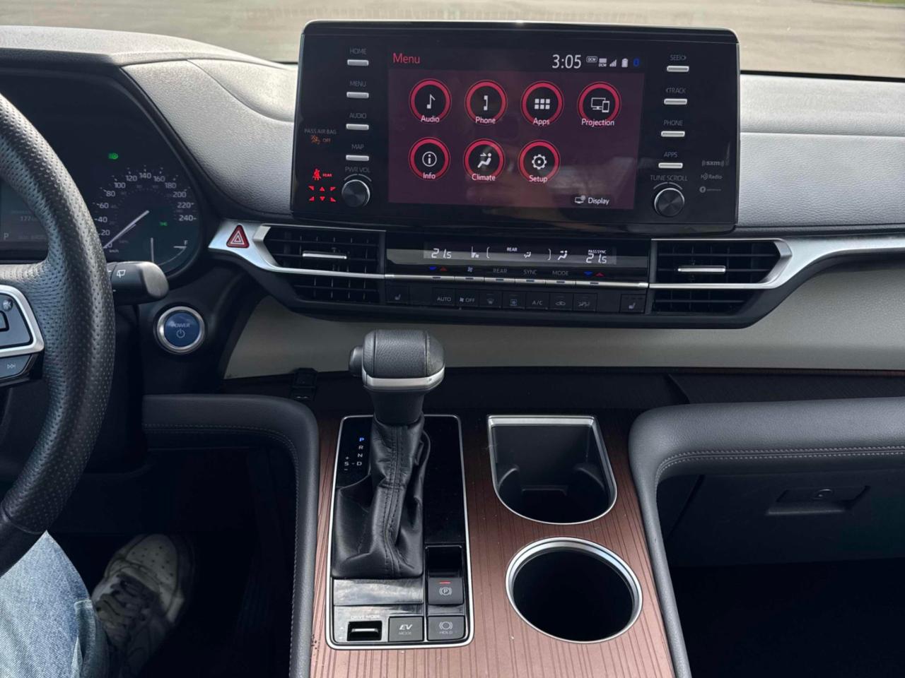 2022 Toyota Sienna LE 8-Passenger FWD Photo