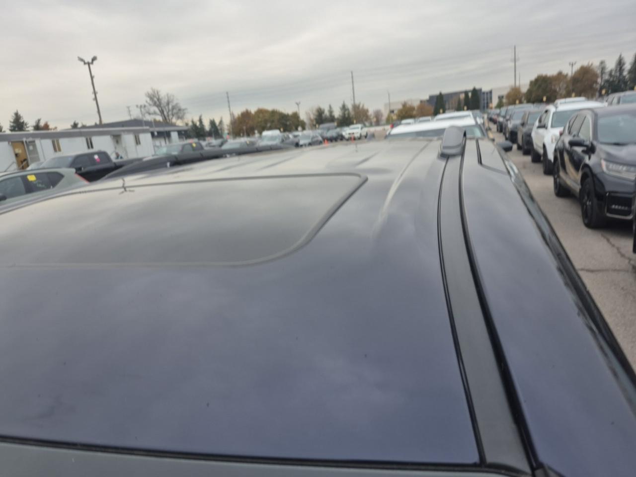 2022 Toyota Sienna XLE LEATHER SUNROOF .  8-Passenger FWD Photo