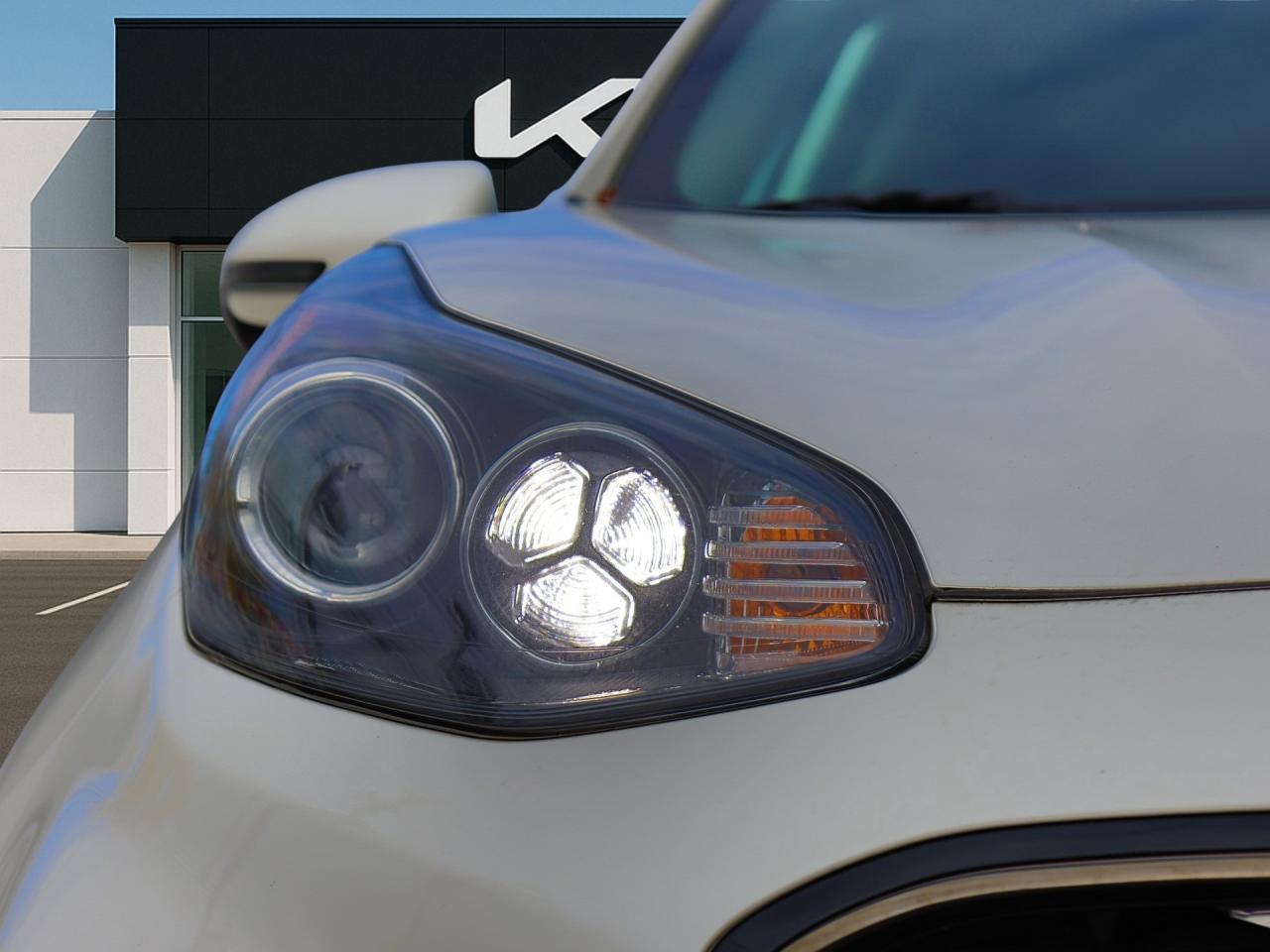 2022 Kia Sportage EX S AWD   Pano Roof   Push Start   Htd Steering Photo